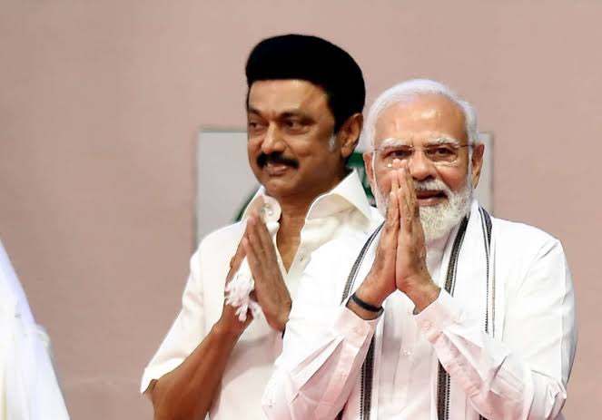 Saattaidurai's tweet photo. பாழாய்ப்போன பத்தாண்டு ஆட்சி !
நாறிப்போன நாலாண்டு ஆட்சி !

அங்க அவுக !
இங்க இவுக !

 #GetOutModiandStalin https://t.co/nzyzznKntb