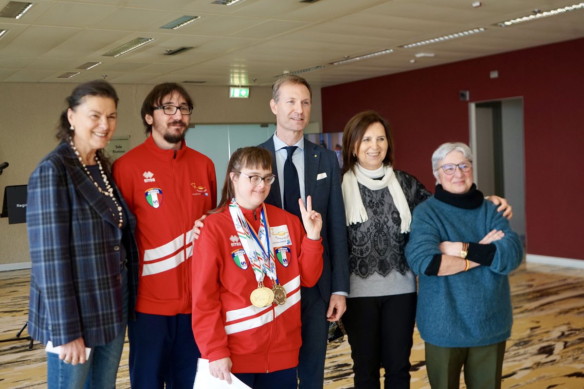 Stamattina, a #PalazzoPirelli, abbiamo premiato #GiuliaBisi, #campionessa #italiana assoluta di #nuoto #FISDIR (Federazione Italiana Sport Disabilità Intellettiva Relazionale) e atleta della Polisportiva Andes H Mantova.

La mia intervista 🎙️👉🏻: youtu.be/O4wbJWDqG9A