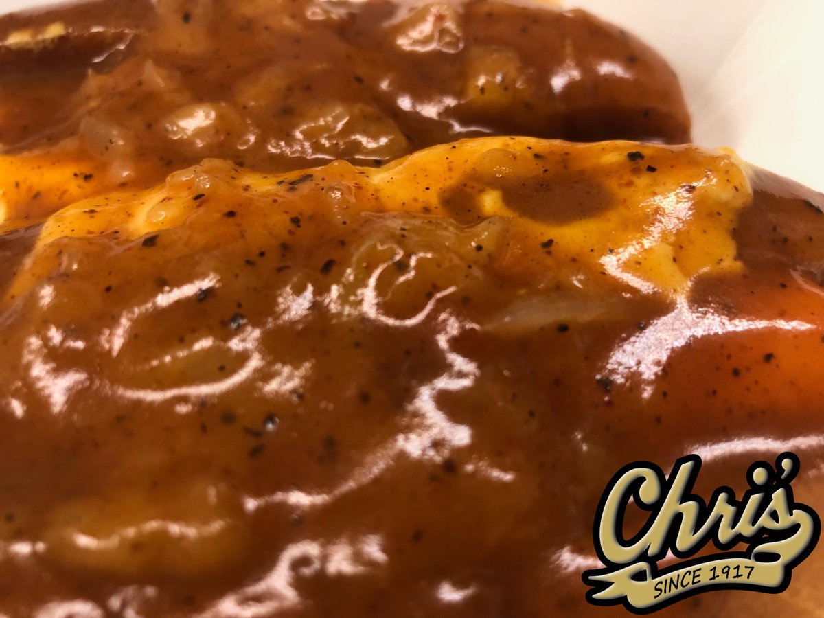 What you see here has been made on Dexter Ave since 1917. Yes, pictured... TWO CHRIS' FAMOUS HOTDOGS ALL THE WAY...with cheese. Can you pick these up to eat or is a fork required? 138 Dexter Ave 334-265-6850.

#chrishotdogs #montgomeryal #seemgm #mymgm #eatmgm #exploremgm