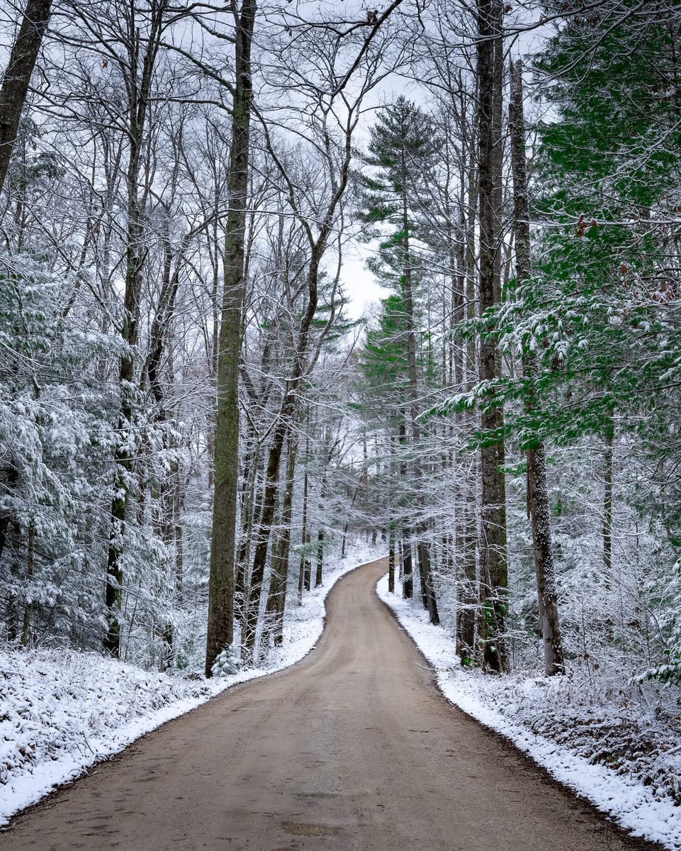 ky_adventure's tweet photo. Visit us in Powell County & enjoy breathtaking views while hiking, climbing, camping, canoeing and more.
https://t.co/1IVRUxdrfq
#powellcountyky #gopoco #sladeky #naturalbridge #rrg #hiking #camping
#gopoco #sladeky #trails #kyadventure #adventureky #waterways #adventuretrails https://t.co/NYFGhAxXbK