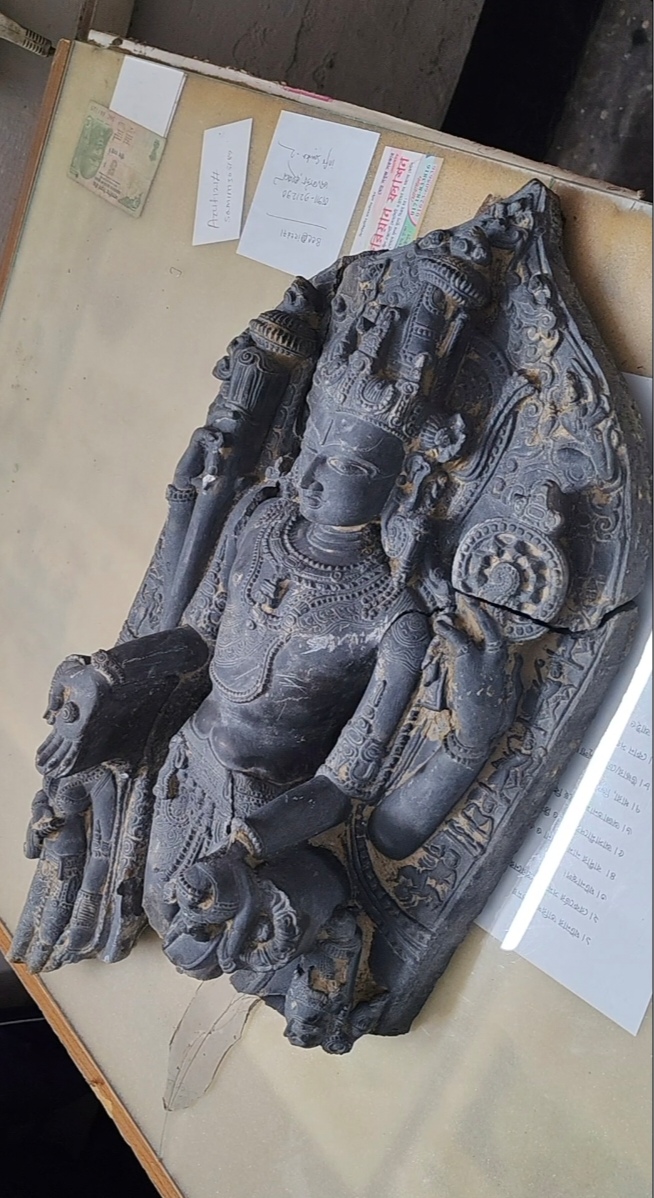 মাদারীপুরে কষ্টিপাথরের মূর্তি উদ্ধার