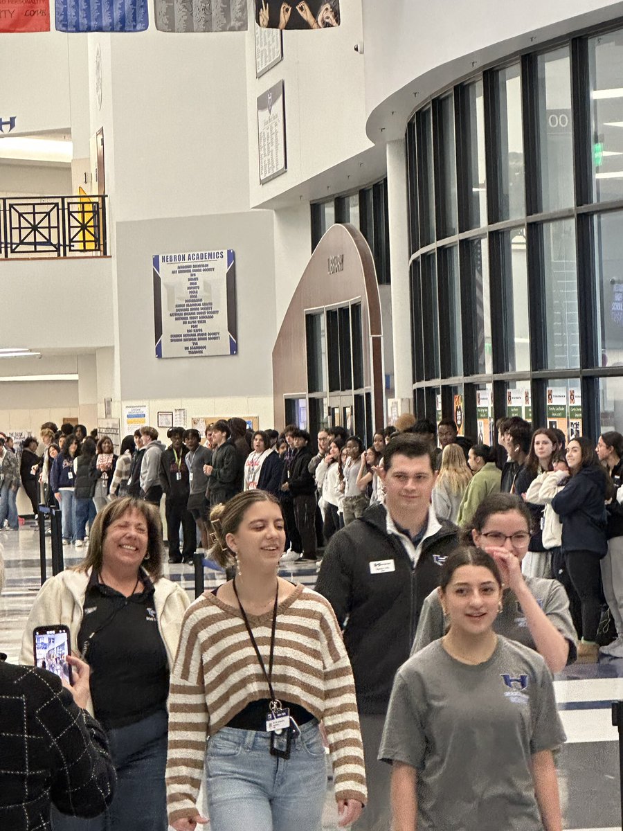 Congratulations to Leah Resnick advancing to State in swim and dive! #HPND #BTW