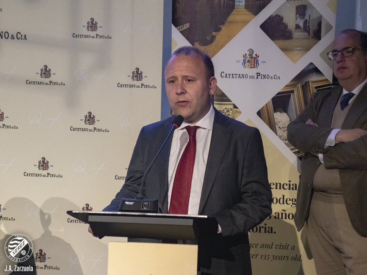 💙 𝐂𝐥𝐮𝐛 𝐝𝐞 𝐄𝐦𝐩𝐫𝐞𝐬𝐚𝐬 𝐗𝐞𝐫𝐞𝐳 𝐃𝐞𝐩𝐨𝐫𝐭𝐢𝐯𝐨

Gran éxito de asistencia en Bodegas Cayetano del Pino con motivo del nuevo proyecto empresarial del #XerezDeportivo

🤝 Gracias al Club de Empresas del <a href="/SevillaFC/">Sevilla Fútbol Club</a> por su participación y apadrinamiento