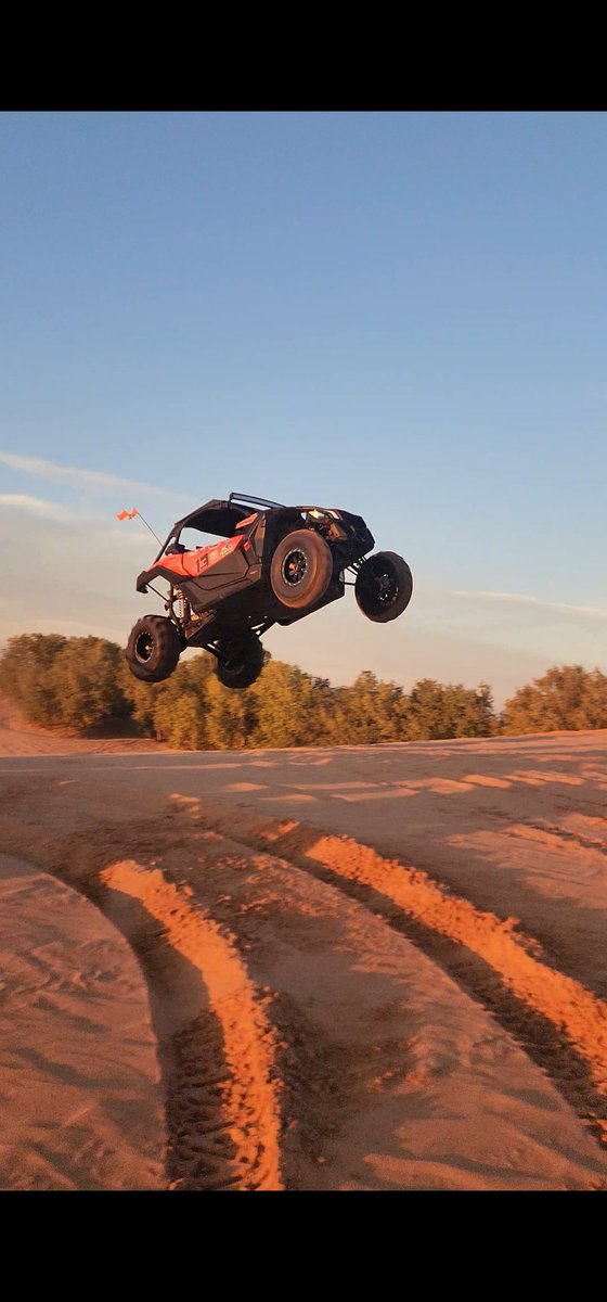 DayAshlie96125's tweet image. The Skys The Limit 💯 
#LetErRipAdvetures 
#PolarisRazor 
#PolarisRZR
#SandDunes 
#Adventure 
#UTV