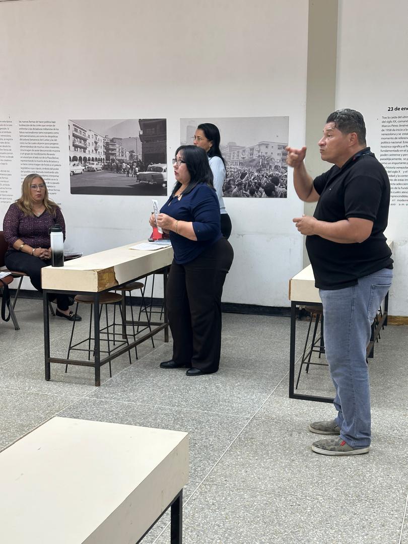 equiparacionLUZ's tweet photo. Hoy, jueves 20 de febrero, reafirmamos nuestro compromiso con la inclusión, al recibir a los nuevos ingresos registrados en la Comisión de Equiparación 🥳 

#LUZInclusiva #IgualdadDeOportunidades #UniversidadDelZulia #EquiparaciónLUZ #maracaibo https://t.co/d9RRRr0QCl