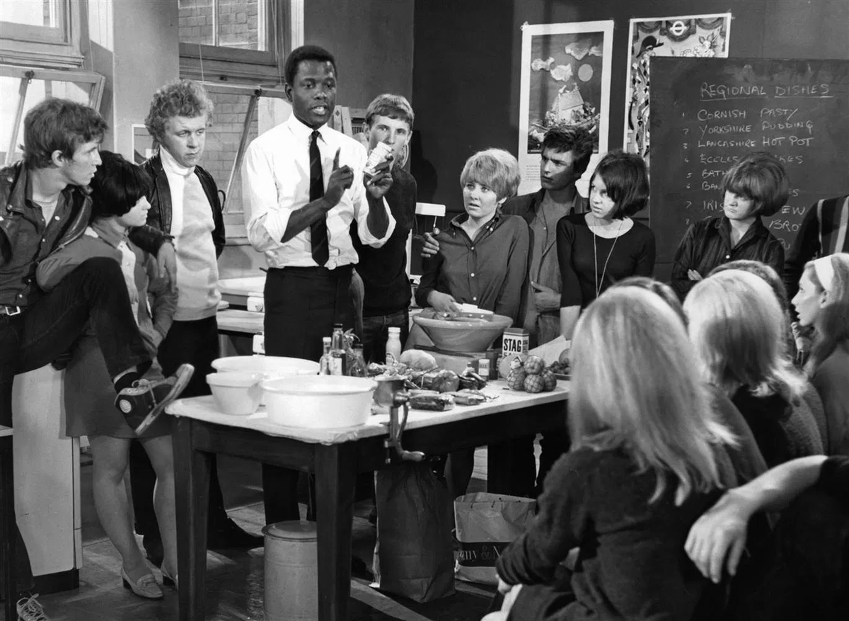 putajumperon's tweet image. Sidney Poitier's birthday seems the perfect time to recognise and thank all my teacher friends for their continued commitment to one of the two most important professions in any society.

To Sirs &amp;amp; Misses With Love. x

#educationrocks