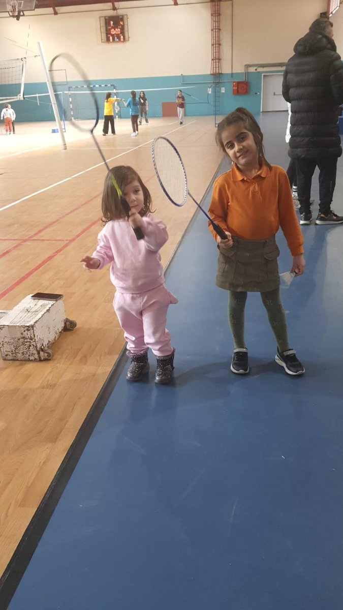 Levent_Tokay's tweet photo. 📍Yunusemre İlçe Gençlik ve Spor 
Atatürk Olimpik  Çok Amaçlı Spor kompleksimizde GSB Spor Okulları Projesi kapsamında Badminton branşında minik sporcularımız ile antremanlarımıza devam ediyoruz. 
@OA_BAK
@ozturkyunus45 https://t.co/dsGDXn9J5f