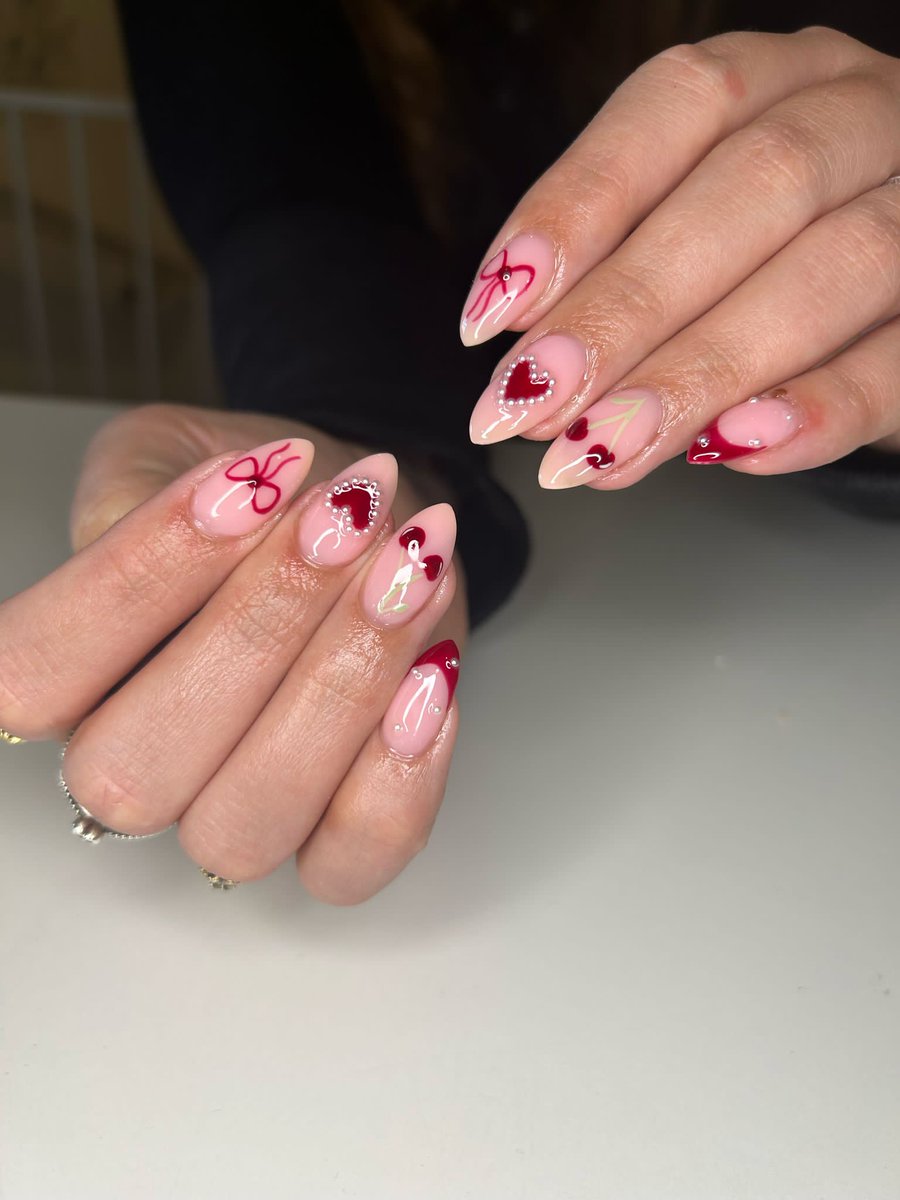 February nails 💞🍒🎀