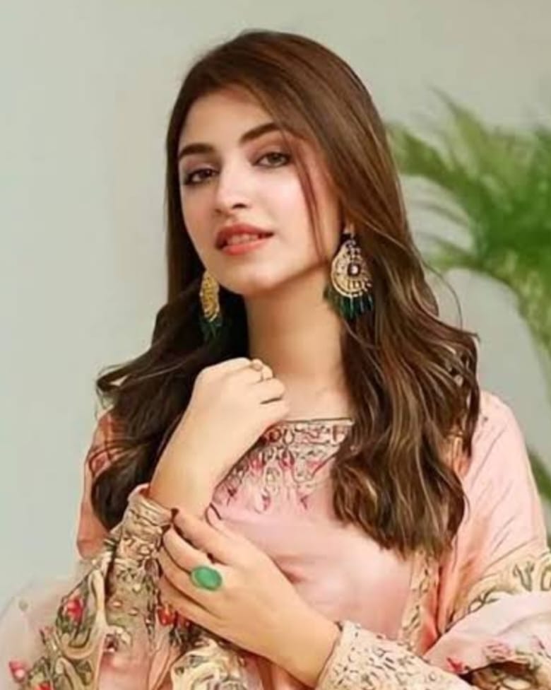 hashmi_kinza2's tweet photo. Hello everyone, please follow me💐❤️ https://t.co/u2xXeBMcPR