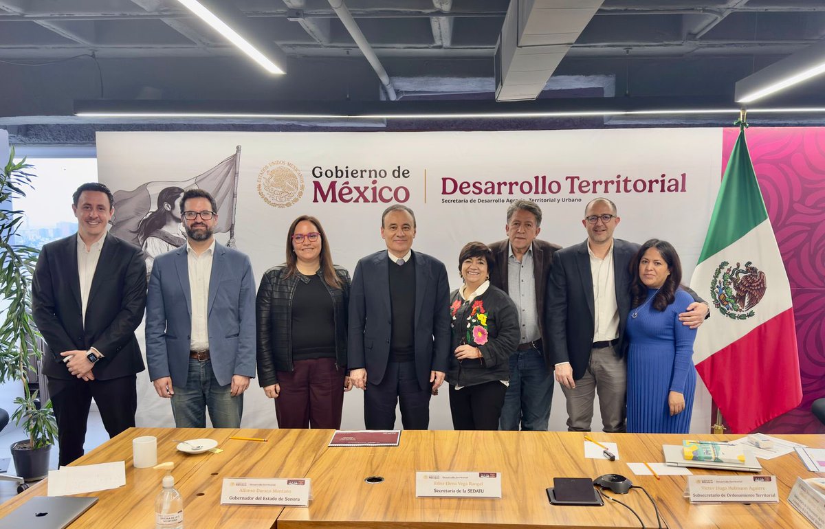 AlfonsoDurazo's tweet photo. Es un gran honor compartirles que en Sonora arrancará el Programa Nacional de Vivienda para el Bienestar de nuestra querida Presidenta @claudiashein, un esfuerzo histórico para garantizar hogares dignos en todo el país.

Junto a mi estimadísima Edna Vega Rangel, titular de @SEDATU_mx, dimos seguimiento a los avances para su implementación en nuestro estado.

#ViviendaParaSonora