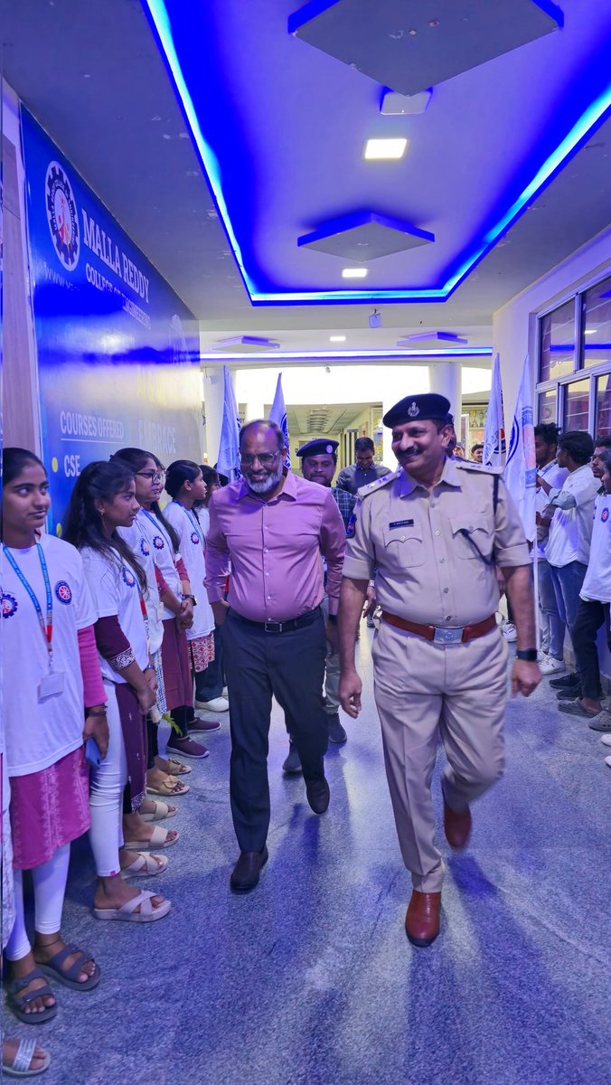 mrce_cse's tweet photo. MRCE takes a stand against substance abuse!!! Our anti-drug campaign with special guests aimed to raise awareness and promote a healthier lifestyle. Let's work together to create a drug-free community! #AntiDrugCampaign #MRCE #HealthyLiving https://t.co/zYbKhmIHH4