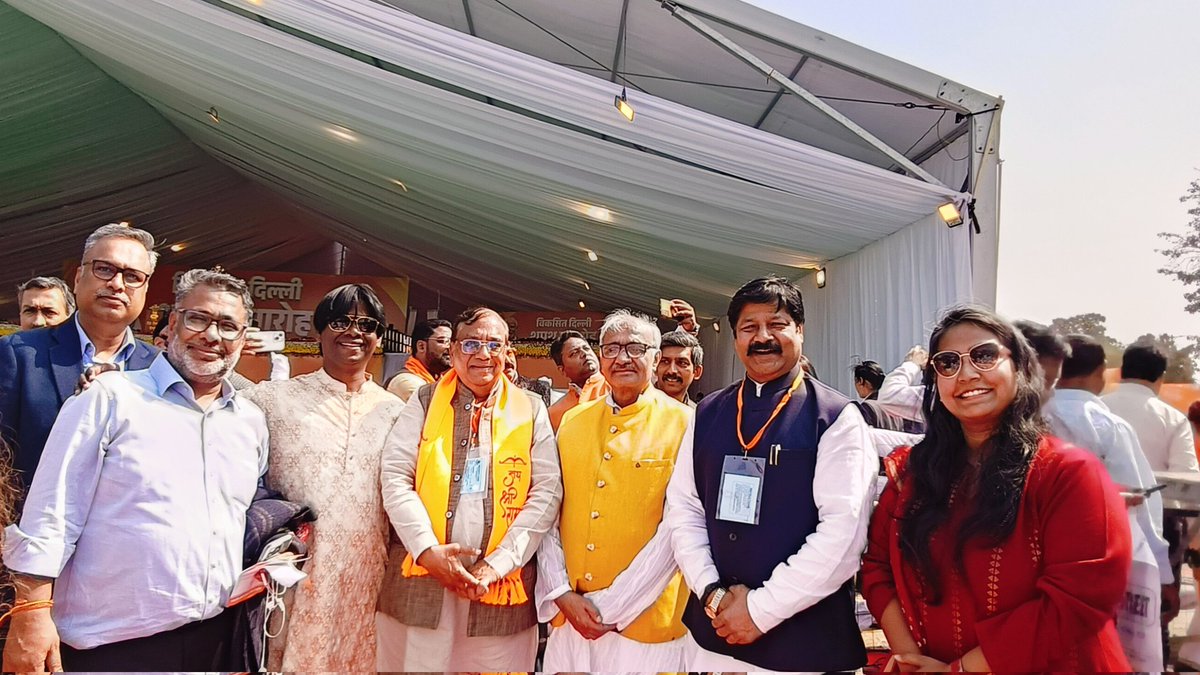 manish107msh's tweet image. दिल्ली के मुख्यमंत्री श्रीमती रेखा गुप्ता जी, उपमुख्यमंत्री श्री प्रवेश वर्मा जी एवं मंत्रिमंडल के सभी नवनियुक्त मंत्रियों को बहुत-बहुत बधाई और हार्दिक शुभकामनाएं💐💐