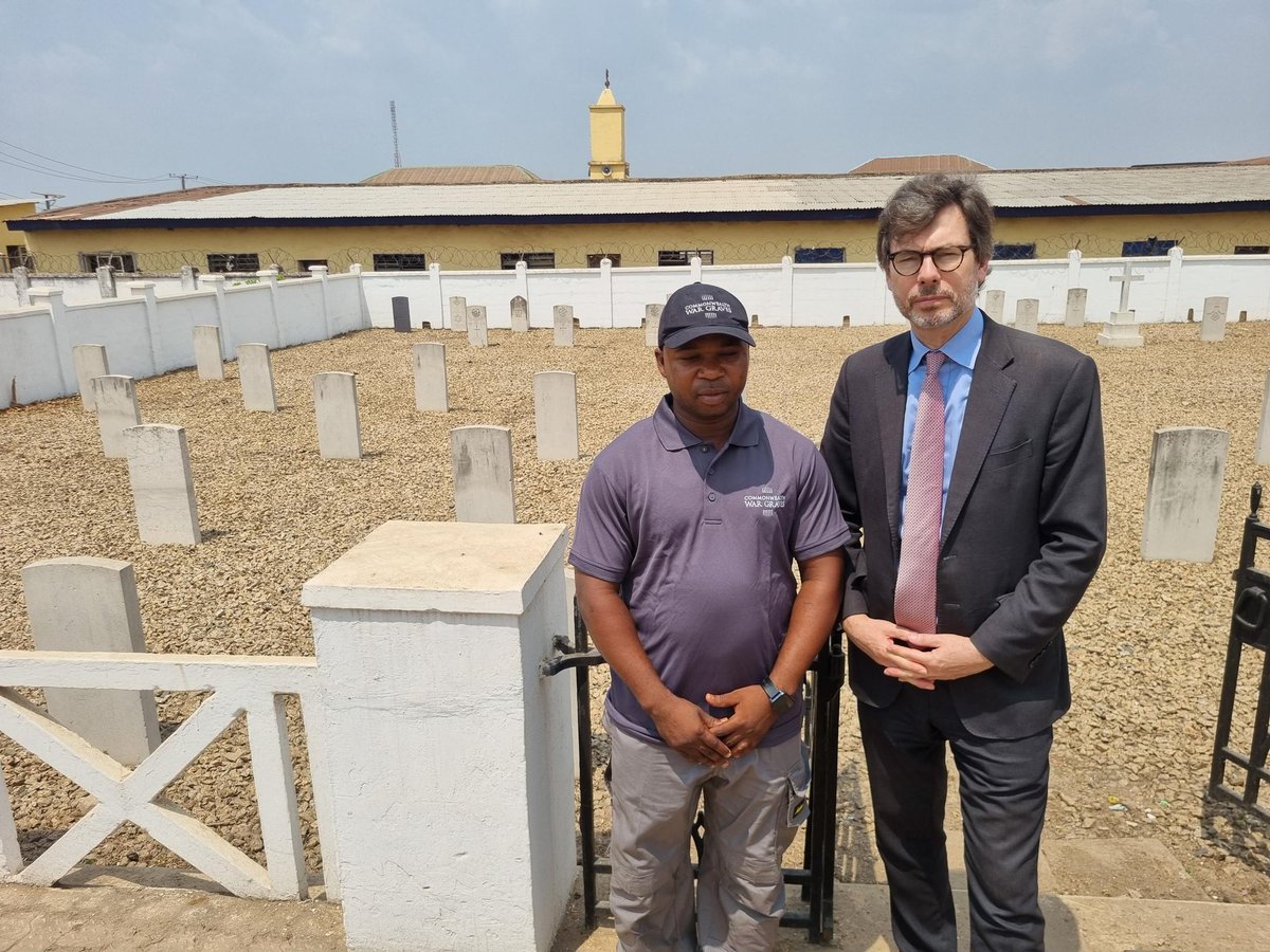 UK in Nigeria🇬🇧🇳🇬 (@ukinnigeria) on Twitter photo 🇬🇧 DHC <a href="/JonnyBaxterFCDO/">Jonny Baxter</a> visited the graves of fallen Commonwealth soldiers at the Oshogbo cemetery today.
A respectful moment to reflect on the sacrifices made in service and a further reminder of UK-Nigeria bonds.
#LestWeForget <a href="/CWGC/">Commonwealth War Graves</a> 🇬🇧 DHC <a href="/JonnyBaxterFCDO/">Jonny Baxter</a> visited the graves of fallen Commonwealth soldiers at the Oshogbo cemetery today.
A respectful moment to reflect on the sacrifices made in service and a further reminder of UK-Nigeria bonds.
#LestWeForget <a href="/CWGC/">Commonwealth War Graves</a>