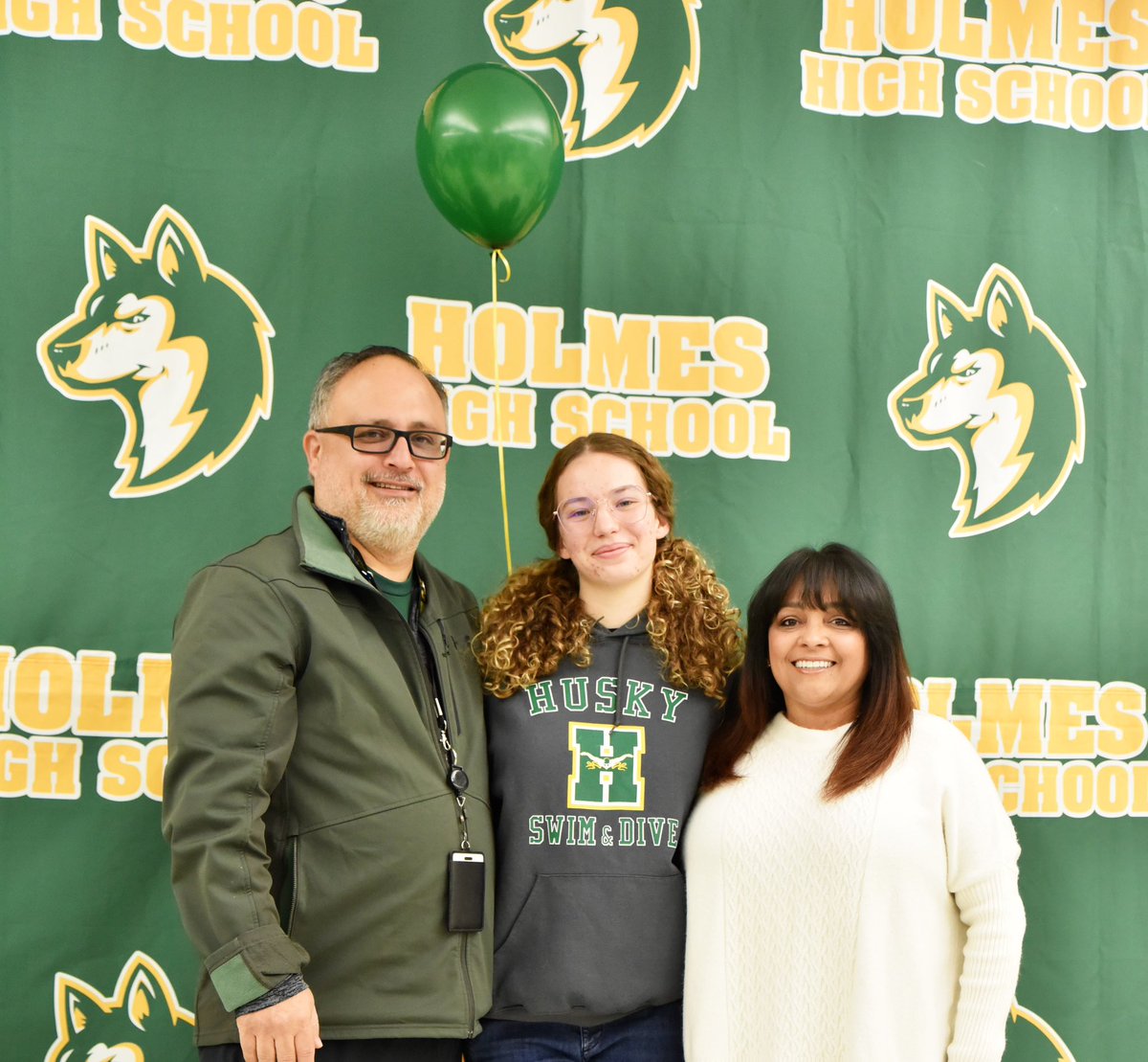 Cynthia Barrera (@barrera_holmes) on Twitter photo Congratulations Alex & Good Luck in Austin! 💚💛Huskies are so proud of you!
<a href="/Huskyaquatics/">Holmes/NSITE Swim, Dive, and Water Polo Team</a> <a href="/SAHolmesSports/">SA Holmes Athletics</a>
<a href="/NISDHolmes/">NISD Holmes</a> Congratulations Alex & Good Luck in Austin! 💚💛Huskies are so proud of you!
<a href="/Huskyaquatics/">Holmes/NSITE Swim, Dive, and Water Polo Team</a> <a href="/SAHolmesSports/">SA Holmes Athletics</a>
<a href="/NISDHolmes/">NISD Holmes</a>