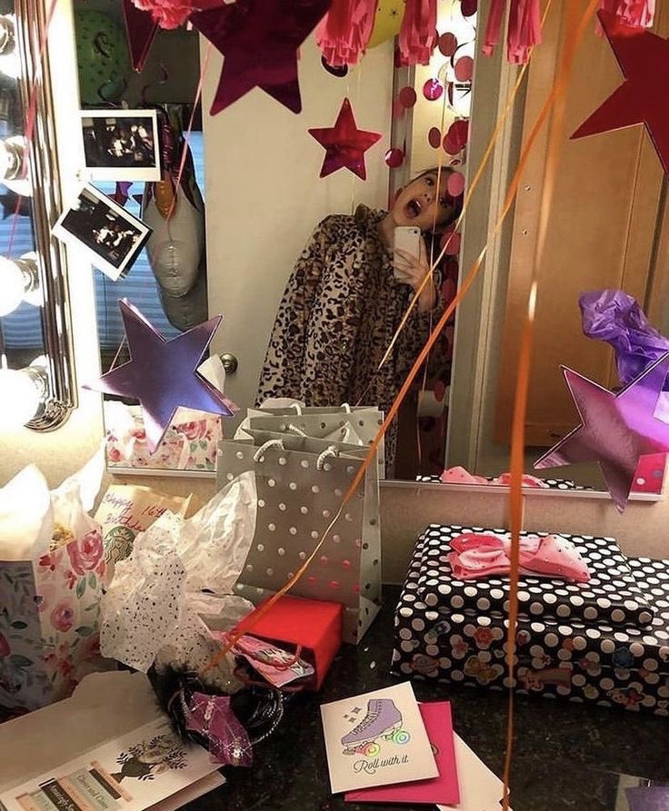 throwbackolivia's tweet image. “the sweetest 16th birthday on set! so lucky to spend time with such amazing humans!💗”

— Olivia Rodrigo via Instagram 6 years ago (February 20, 2019).