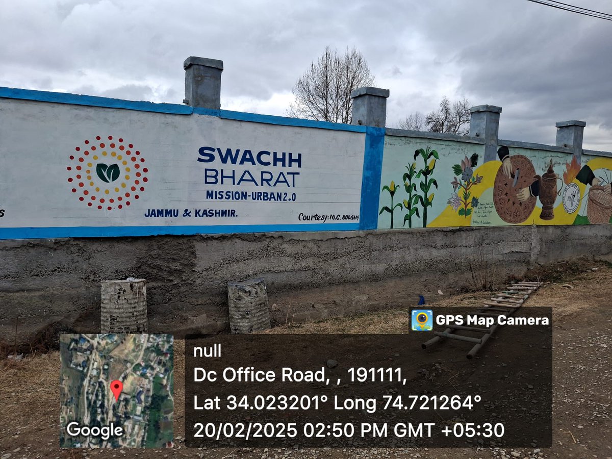 EBudgam's tweet image. Wall painting in Town Budgam SS-24
#Swachhsurvekshan2024 #CleanIndiaGreenIndia #IndiaVsGarbage  @OfficeOfLGJandK #Swachhjk
@JKHUDD1
@MoHUA_India
@md_sbm
@SwachhBharatGov
@Secretary_MoHUA @DivComKash @DC_Budgam @DULBKASHMIR