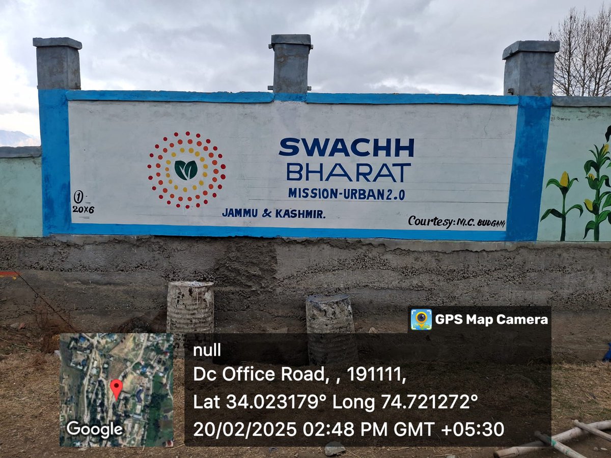 EBudgam's tweet image. Wall painting in Town Budgam SS-24
#Swachhsurvekshan2024 #CleanIndiaGreenIndia #IndiaVsGarbage  @OfficeOfLGJandK #Swachhjk
@JKHUDD1
@MoHUA_India
@md_sbm
@SwachhBharatGov
@Secretary_MoHUA @DivComKash @DC_Budgam @DULBKASHMIR