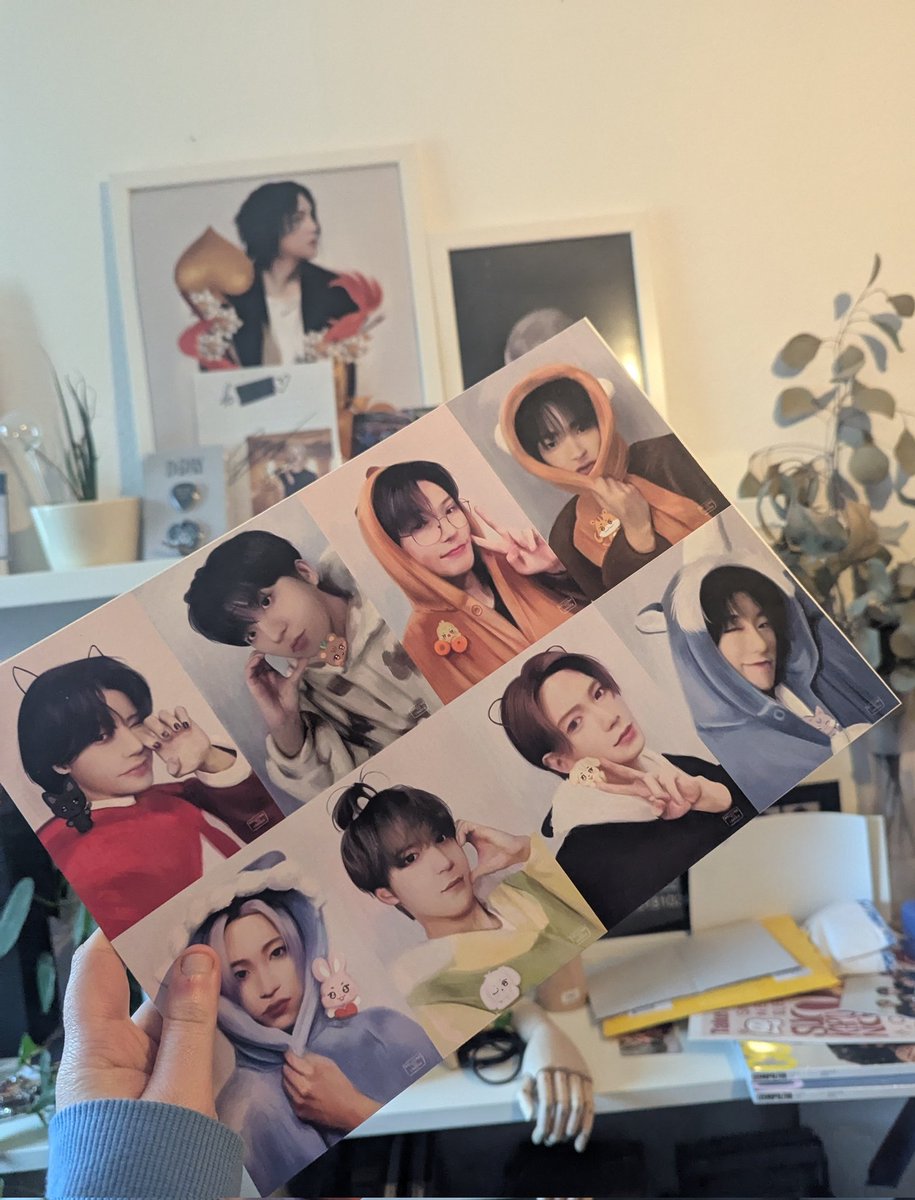 I unfortunately couldn't hand out a lot freebies on Berlin D 2. I really don't want to throw them away.
So i would love to give them away to anyone who is interested in one. They come with a random member print. You only have to pay for shipping. 
#ATEEZinBerlinD2 #ATEEZinEurope