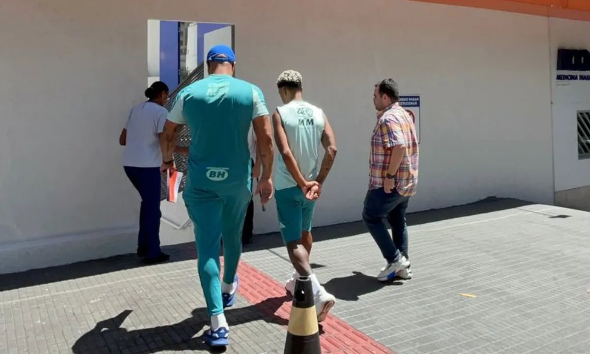 Centraldoocec's tweet photo. 🚨🚨🚨🚨URGENTE!!

Matheus Pereira nesse exato momento em uma clínica de BH fazendo exames médicos pra poder assinar com o ZENIT!

@samuelvenancio 
📸 Reprodução/ @centraldatoca https://t.co/3iUTTvTtzX
