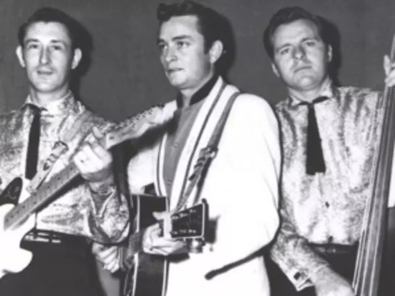 Johnny Cash &amp; The Tennessee Two - "Ballad Of A Teenage Queen"

Recorded and released as a single by Sun Records in January 1958.

Composed by gifted songwriter and producer Jack Clement.

 youtu.be/V-DjCdKcg_s?si…