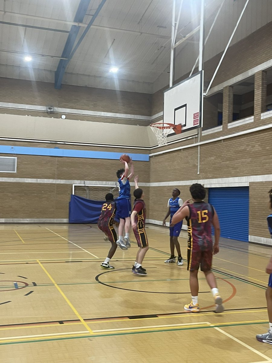 StJoesRCpe's tweet photo. Congratulations to our Year 9/10 basketball team who have qualified for the National finals of the @SchoolsBW competition. The boys won 5 out 5 matches keeping disciplined and focused throughout๐๐๐
Very proud! #StJoesfamily #Talentedbunch #Finalsbound https://t.co/NamZJpDHr0