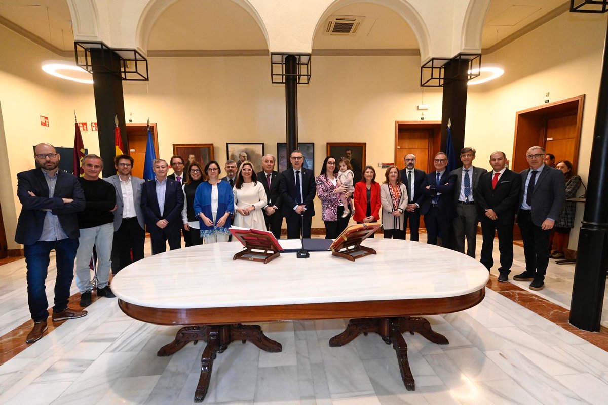 Cecilia Azorín tweet media