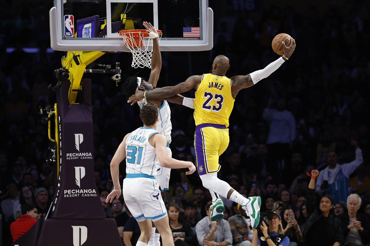 LeBron: "I'm injured, I cant play in the ASG" 

LeBron 3 days later:
