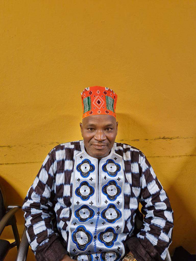 Ceux qui poussent Mamady Doumbouya à la candidature lui trompent qu'eux mêmes et lui même la guinee sera libérer par son vaillant peuple vaille que vaille qu'il pleuve ou qu'il neige