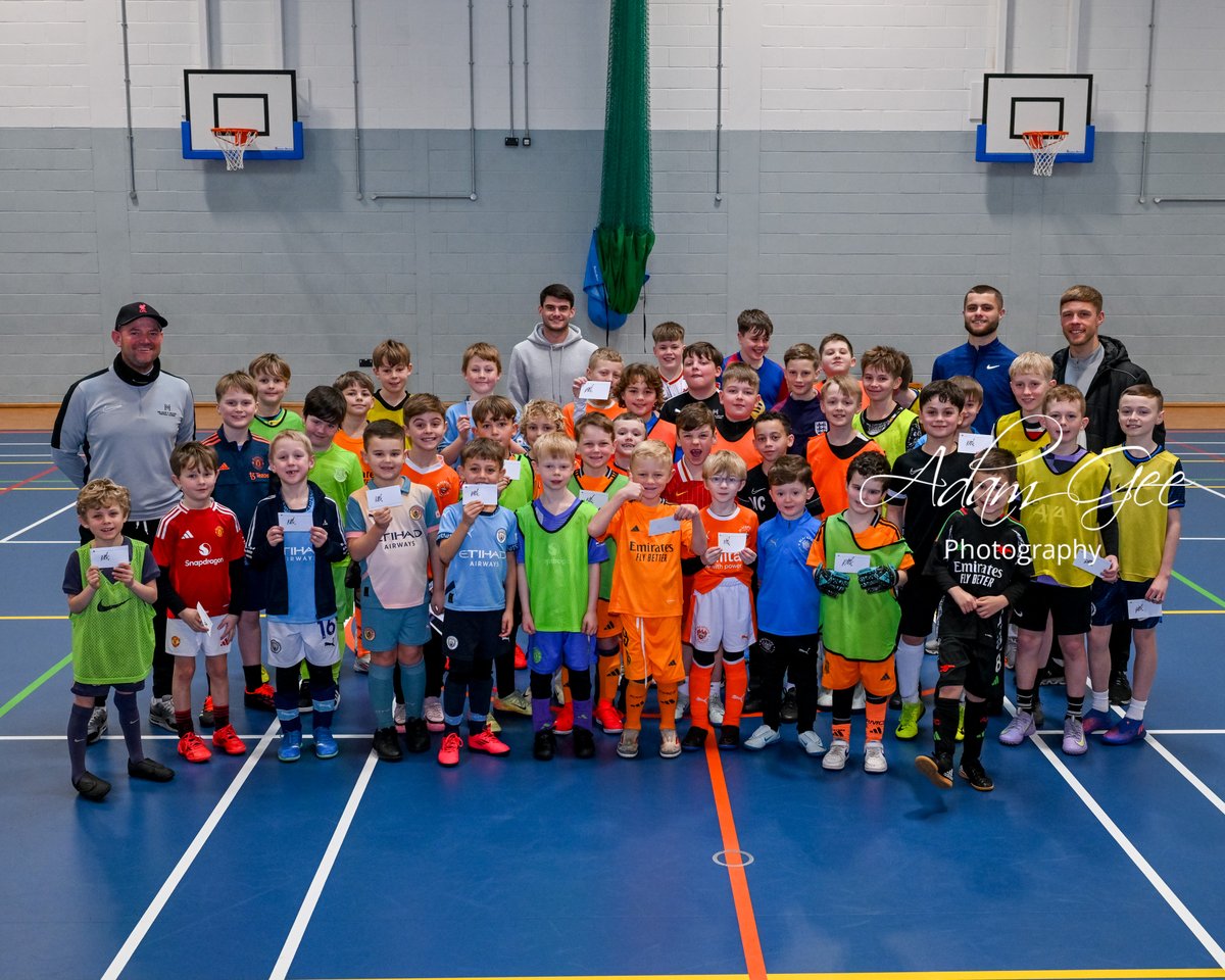 A great visit to <a href="/MilliganMcCann/">Jamie Milligan</a> with <a href="/BlackpoolFC/">Blackpool FC</a> striker <a href="/RobApter/">Rob Apter</a> visiting <a href="/jamie_milligan8/">jamie milligan</a> and the young players for a Q&amp;A session - what it's all about 💯