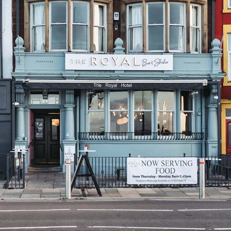 MorecambeFC's tweet photo. 📢 @BarrowAFC fans heading to the Mazuma Mobile Stadium this weekend, our 𝐀𝐰𝐚𝐲 𝐅𝐚𝐧𝐬 𝐆𝐮𝐢𝐝𝐞 has everything you need to know for your visit.

The @RoyalBarShaker is your official away fans pub!

#UTS 🦐 | #MORvBAR