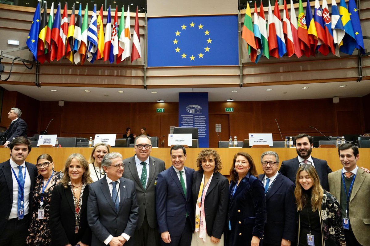 Dolors Montserrat (@dolorsmm) on Twitter photo Enhorabuena, <a href="/JuanMa_Moreno/">Juanma Moreno</a>, por tu nombramiento como copresidente del Comité de las Regiones.
No hay mejor candidato para representar el municipalismo y defender a los territorios en este momento tan decisivo para el futuro de la Unión Europea.
Seguimos creciendo. Enhorabuena, <a href="/JuanMa_Moreno/">Juanma Moreno</a>, por tu nombramiento como copresidente del Comité de las Regiones.
No hay mejor candidato para representar el municipalismo y defender a los territorios en este momento tan decisivo para el futuro de la Unión Europea.
Seguimos creciendo.