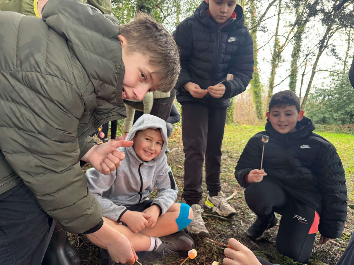 pondparkp7's tweet photo. Fun in the forest this morning 🔥🌲⛺️ https://t.co/J4so4OAMSg