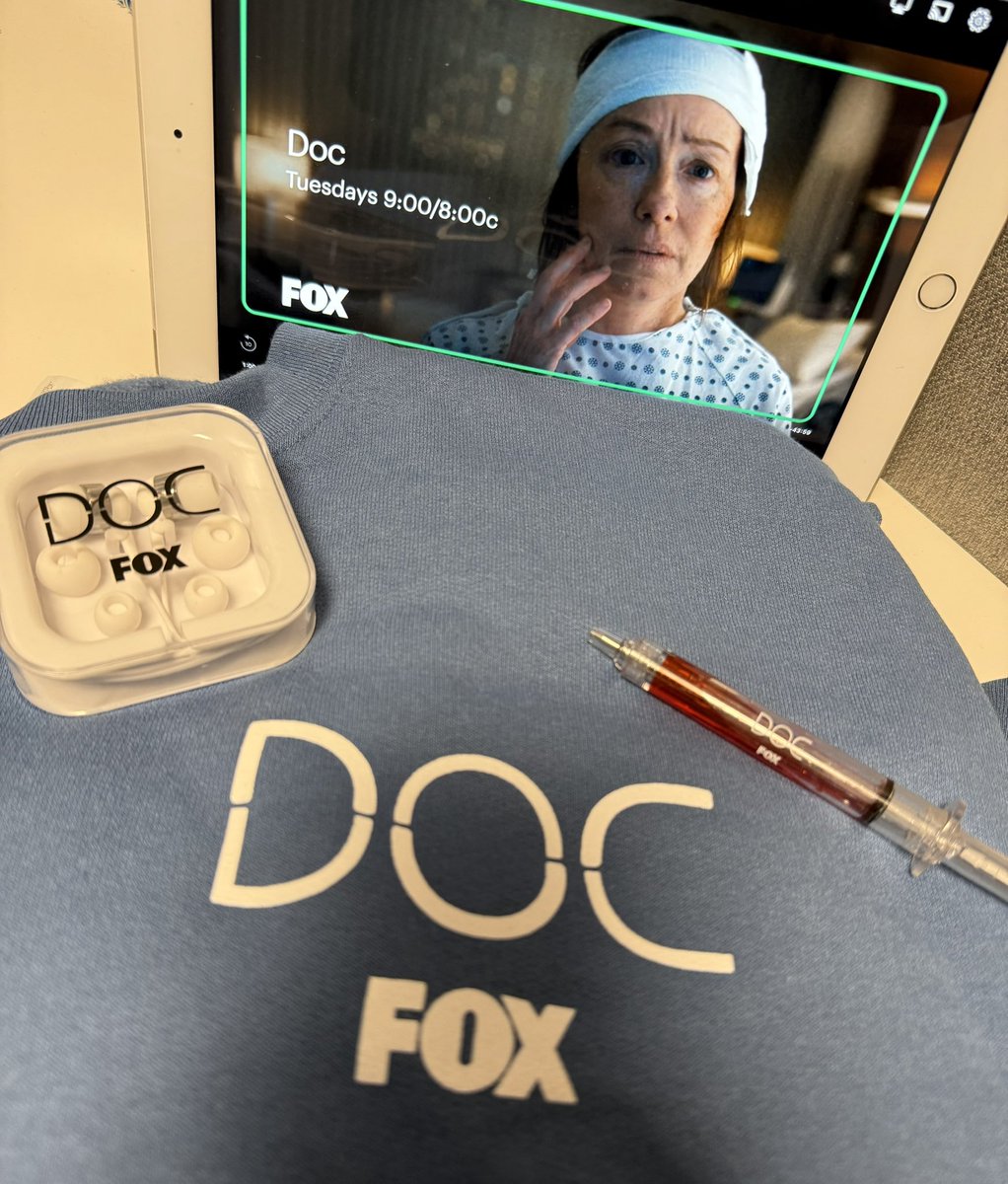 Yesss the #DocOnFox swag &amp; ready to watch my new favorite show! Listen, this show is AMAZING + it’s based on a true story 🤯 Watch a brand new episode of DOC Tuesday 9pm on <a href="/FOXTV/">FOX</a> &amp; the next day on <a href="/hulu/">Hulu</a> #iHeartRadio #ad <a href="/DramaClubFOX/">Drama Club FOX</a>