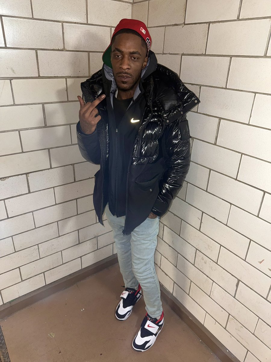 JuggDaTalk___'s tweet photo. Got a shovel for niggaz who say Dey tryna get up wit me ๐๐พ๐ฏ #LongLiveTmac๐ https://t.co/i9rBsLOw79