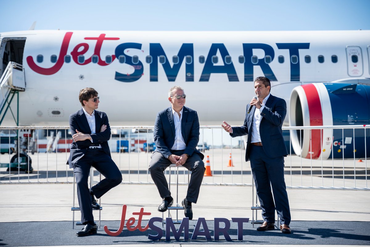 Seguimos apoyando el desarrollo de la aviación en Argentina 🇦🇷

Felicitamos a <a href="/Jetsmart/">SMART JET</a> por la incorporación de un nuevo y moderno avión a su flota que refuerza la conectividad y la capacidad creciente de la industria.

#Aviación #Conectividad #Crecimiento #IndustriaAérea
