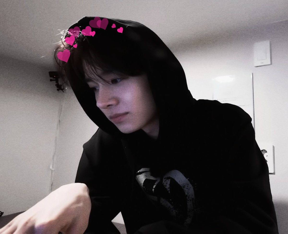 heeaceous's tweet image. 