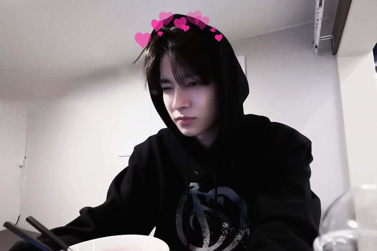 heeaceous's tweet image. 