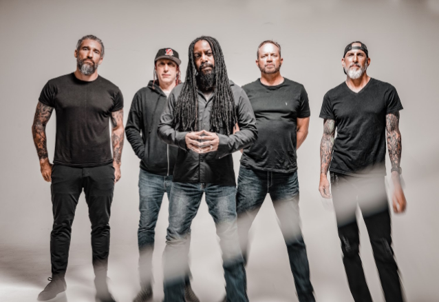 New SEVENDUST Music Is In The Works: 'It's Rolling Right Now', Says LAJON WITHERSPOON blabbermouth.net/news/new-seven…