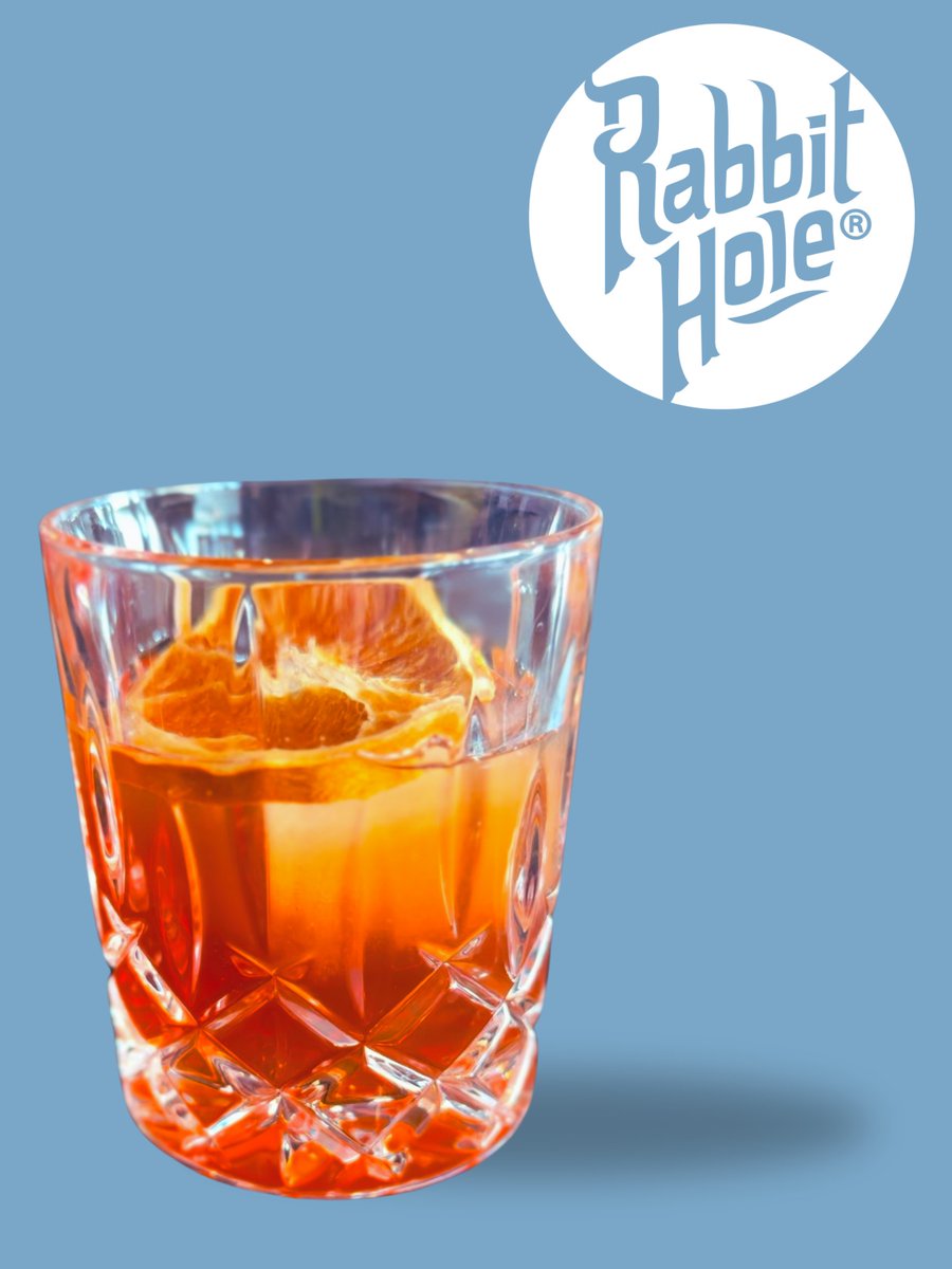🥃THIRSTY THURSDAY!🥃
One sip closer to Wonderland...bold bourbon, a dash of bitters, and a twist of orange. Warm up with our Rabbit Hole Old Fashioned on this snowy Thursday! ⛄❄