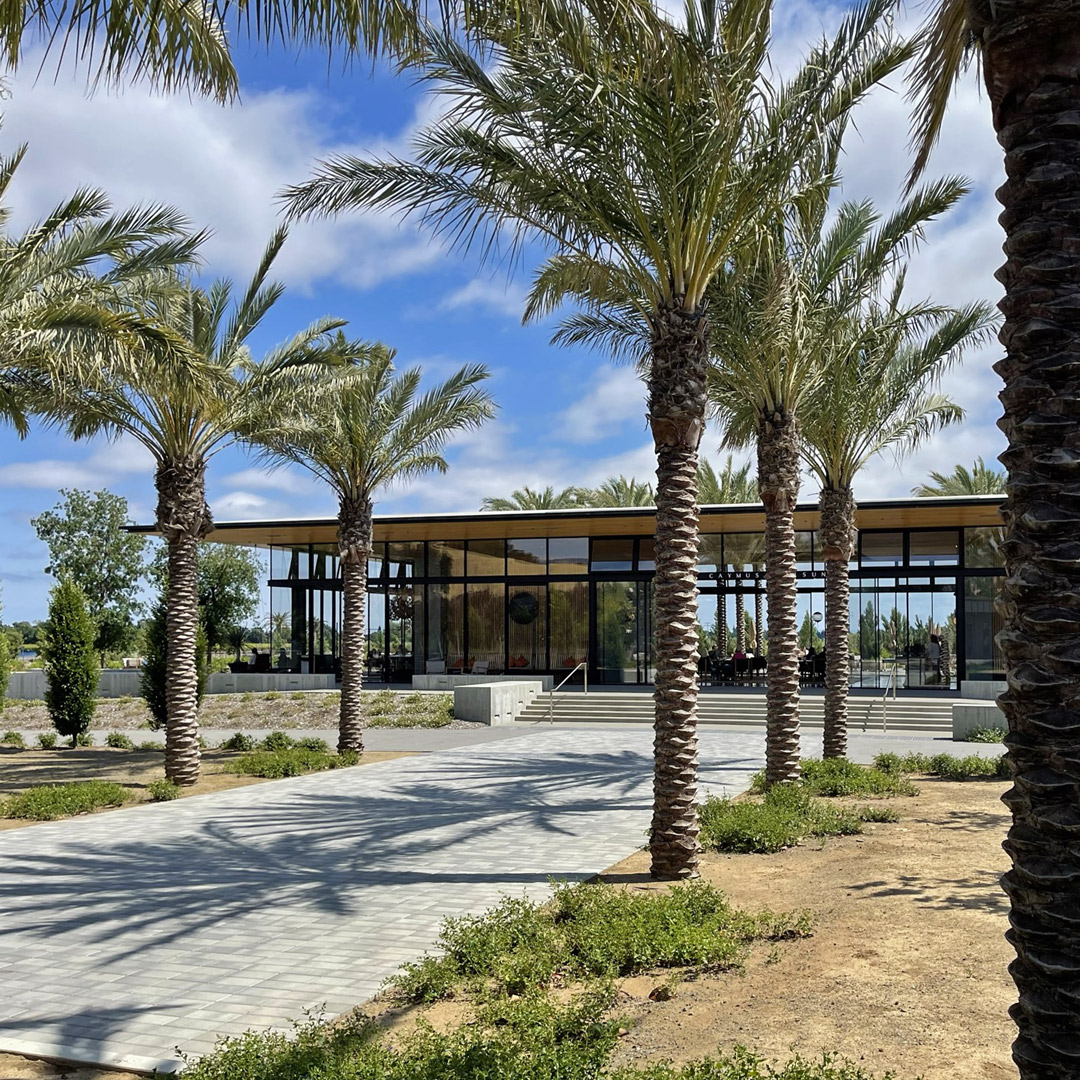 FenestrationInc's tweet photo. The Caymus-Suisun Winery project includes floor-to-ceiling glass, 30-foot-wide sliding doors on each side of the building, and an oversized skylight over the central space. The west tasting room features a 30-foot cantilevering roof, along with automated motorized awning windows. https://t.co/14fWM6cCbY