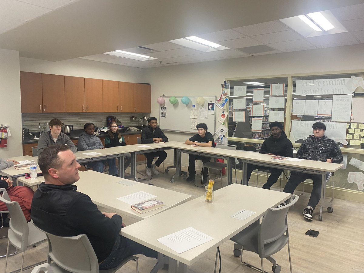Evergreen Park Public Library (@epplibrary) on Twitter photo Shout out to <a href="/EPCHSFootball/">Evergreen Park Football</a> Coach Ramazinski and student athletes who discussed how lessons learned on the football field, like teamwork and grit, translate to life situations with author <a href="/GeoffHerbach/">Geoff Herbach</a>. Cracking the Bell is a Lincoln Award nominee! #read #sportsfiction #Mustang Shout out to <a href="/EPCHSFootball/">Evergreen Park Football</a> Coach Ramazinski and student athletes who discussed how lessons learned on the football field, like teamwork and grit, translate to life situations with author <a href="/GeoffHerbach/">Geoff Herbach</a>. Cracking the Bell is a Lincoln Award nominee! #read #sportsfiction #Mustang