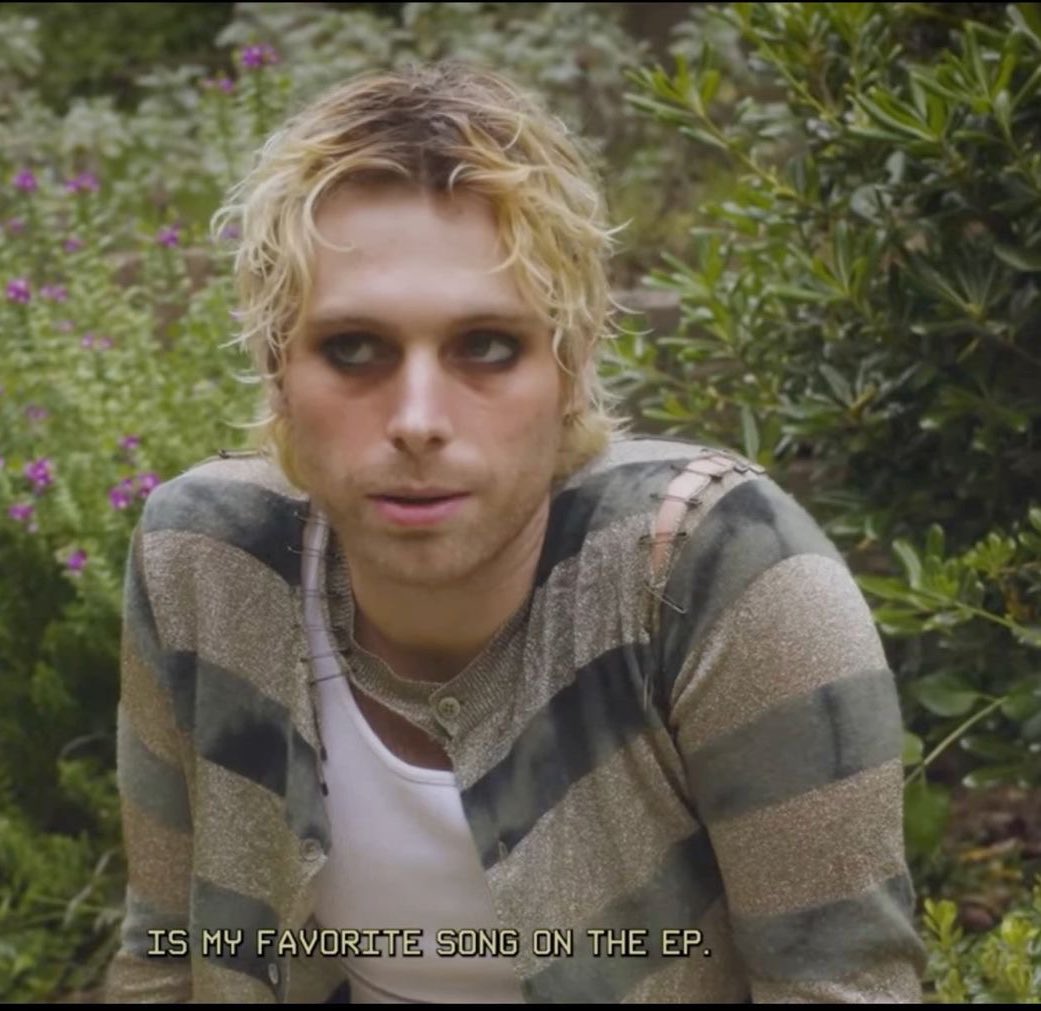 dreamfor90s's tweet photo. he babygirled so hard in the track by track video https://t.co/zOyltD7q0D