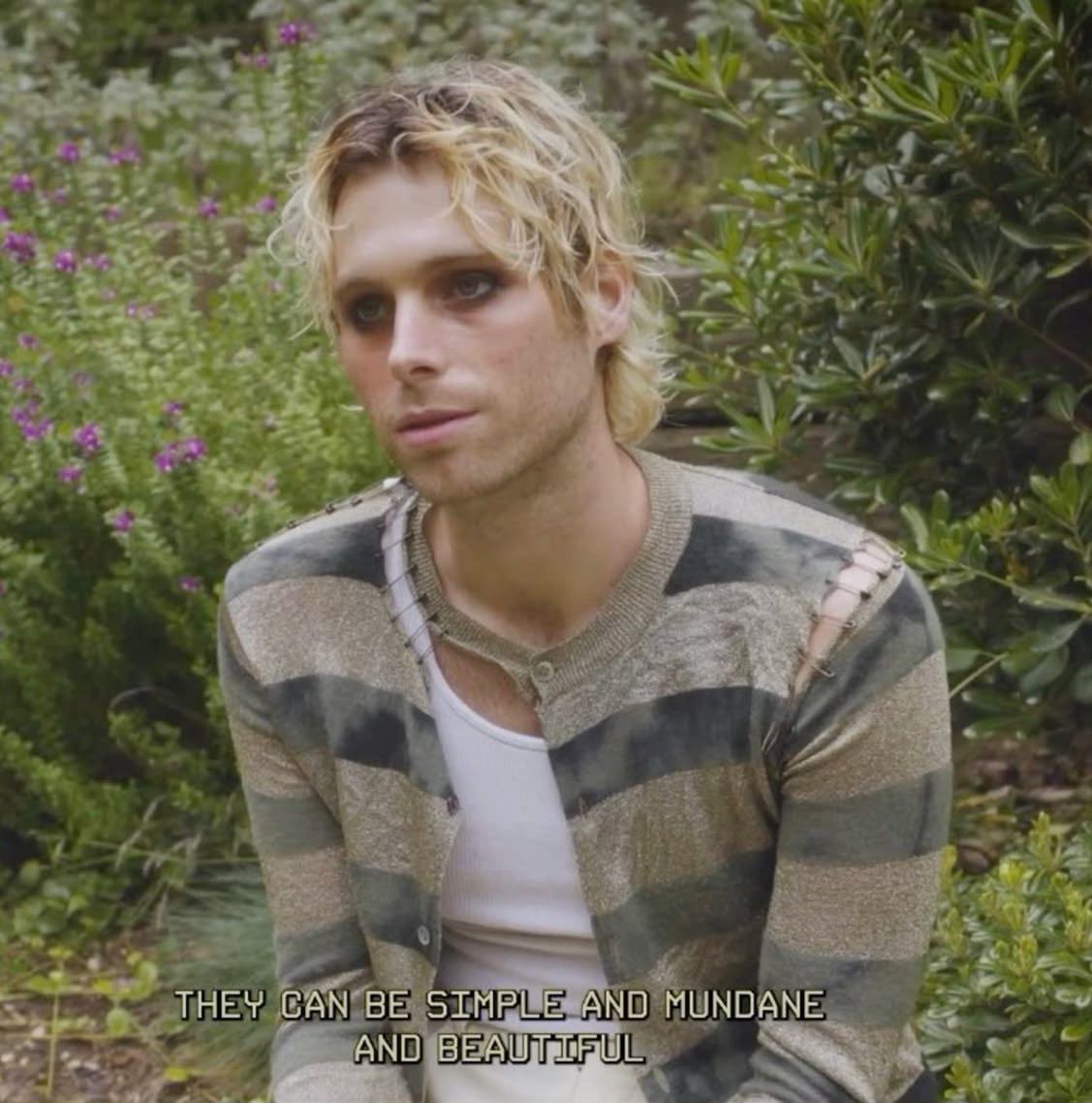 dreamfor90s's tweet photo. he babygirled so hard in the track by track video https://t.co/zOyltD7q0D