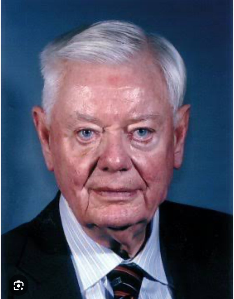 Me entero con tristeza de la muerte de Claus Roxin (1931-2025), una de las grandes figuras del derecho penal en occidente. 
Su teoría funcionalista dio un vuelco al modo en que se entendían conceptos como culpa y dolo. Descanse en paz.