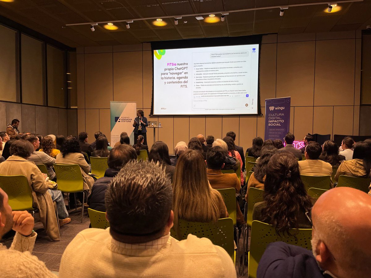 Hoy estamos en #FITSBogotá2025 <a href="/desdefits/">FITS</a>, aprendiendo y explorando nuevas herramientas digitales para fortalecer las habilidades de educadores, cuidadores y  comunidad que acompaña la primera infancia. 🚀💡 #InnovaciónSocial #PrimeraInfancia