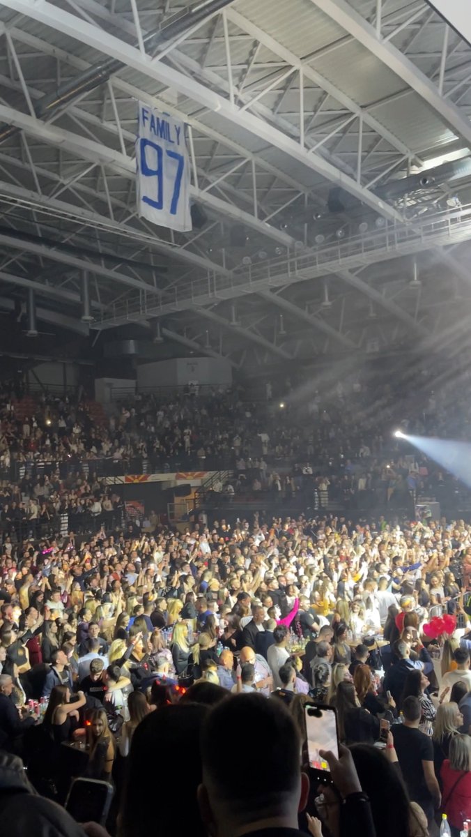 noahhhbeck1's tweet photo. @Voyin9 Miličin koncert https://t.co/lyb1KULPQK