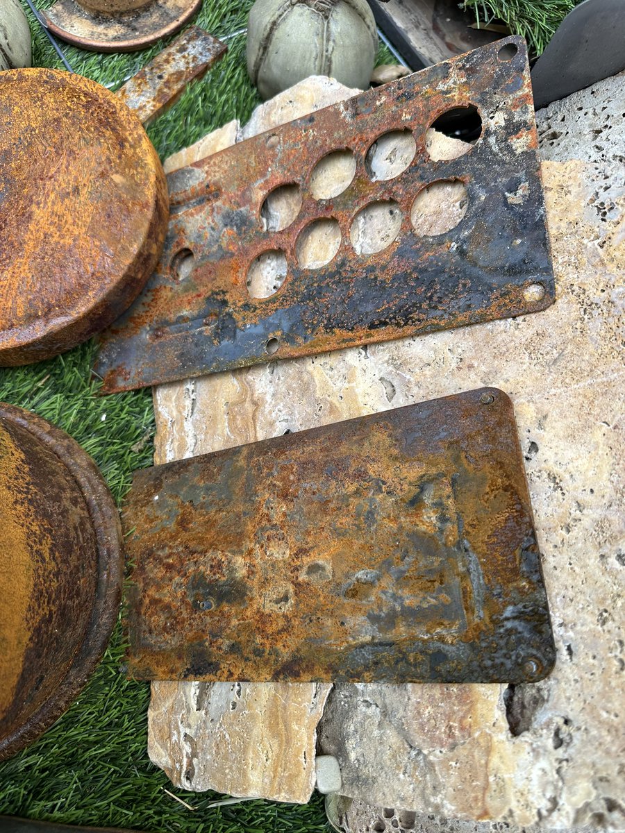 TDToasterVT's tweet image. I gotta hand it to @junkfoodarcades, one of the only things that survived the fire was the heavy metal plate 😅

The other plate is from a custom-built stick my friend made me. I’ll be struggling with insurance for the foreseeable future, but please don’t forget about me!