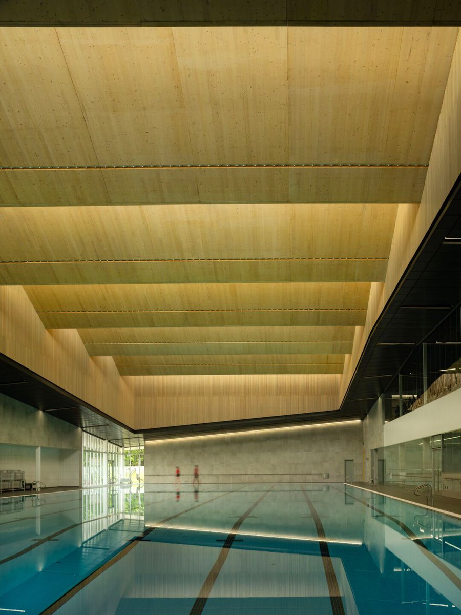 Archello's tweet image. Canada’s first Zero Carbon-certified aquatic centre, təməsew̓txʷ by @hcma, pioneers sustainable design with a gravity-fed filtration system, mass timber elements, and LEED Gold-targeted performance. 
buff.ly/4jr9roW

#SustainableDesign #MassTimber #InclusiveArchitecture