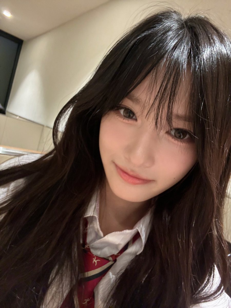 LuckyVicky315's tweet photo. 🎁Happy LESSOday🎁
18歳おめでとうございます🎉
素敵なオンニ達に囲まれて笑顔が素敵なマンネでいてください😊✨
#LESSO #イソ #Birthday
#HappyLEESEOday
#애기니의_10대_마지막_생일 👑 https://t.co/musTtnX8DW