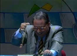 Nudondo's tweet photo. Il giorno dello stipendio, la tradizione vuole che parta il momento "pendolino alla Maurizio Mosca" per prevedere quanto dell'ammontare andrà in gioco d'azzardo nei seguenti 30 giorni.
Il rito viene spesso propiziato dalla frase:
"Percepisco un'energia strana".
#sussultorio https://t.co/ax7B37Eh4t